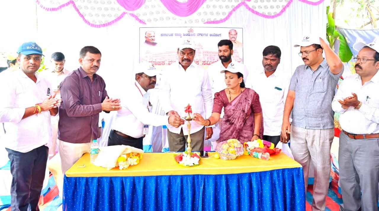 ಸಾಮಾಜಿಕ ಮತ್ತು ಶೈಕ್ಷಣಿಕ ಸಮೀಕ್ಷೆ ಕಾರ್ಯಕ್ರಮಕ್ಕೆ ಶಾಸಕ : ಎಂ ಚಂದ್ರಪ್ಪ ಚಾಲನೆ image
