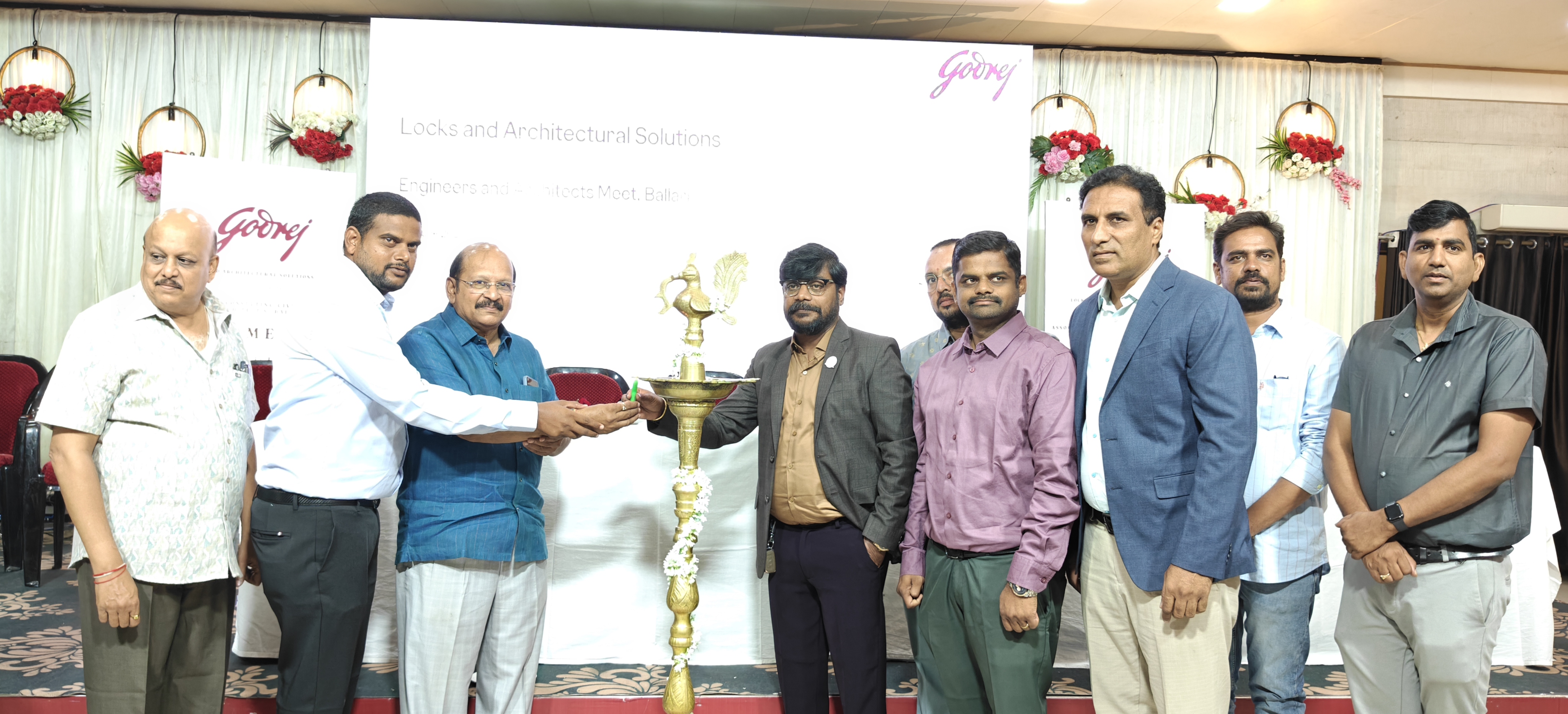 ಎಂಜಿನಿಯರ್ಗಳು ಮತ್ತು ವಾಸ್ತುಶಿಲ್ಪಿಗಳ ಸಭೆ ಯಶಸ್ವಿ image