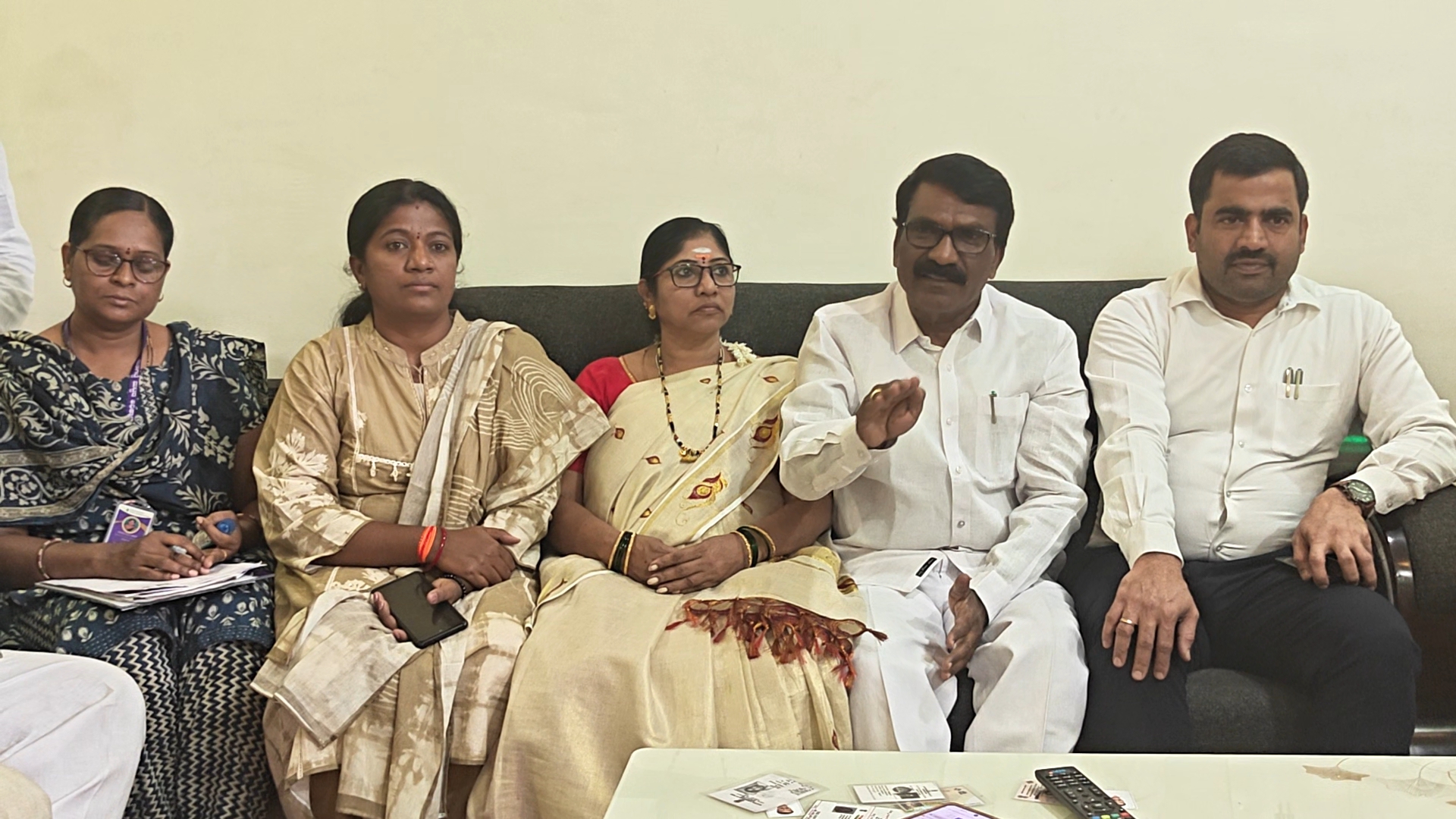 ಎಸ್ಐಆರ್ನಲ್ಲಿ ಭಾಗವಹಿಸಿ, ಸರ್ಕಾರಿ ಸೌಲಭ್ಯಗಳ ಲಾಭ ಪಡೆಯಿರಿ: ಮುಂಡ್ರಿಗಿ ನಾಗರಾಜ್ image