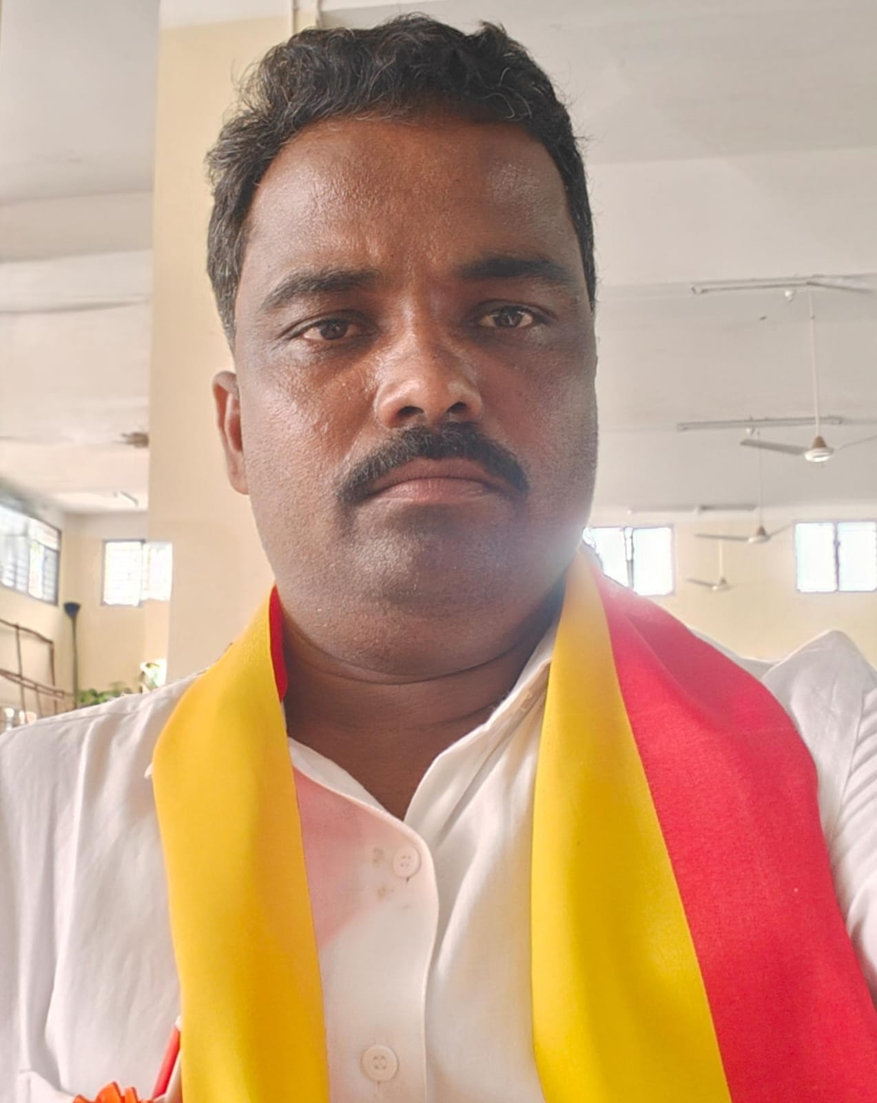 ಸಂಪನ್ಮೂಲ ಶಿಕ್ಷಕ ಚಾಂದಸಾಬ ಎಂ ಚೌಕಿರವರಿಗೆ ರಾಷ್ಟ್ರಮಟ್ಟದ ಶಿಕ್ಷಣ ಸೌರಭ ಪ್ರಶಸ್ತಿಯ ಗರಿ. image