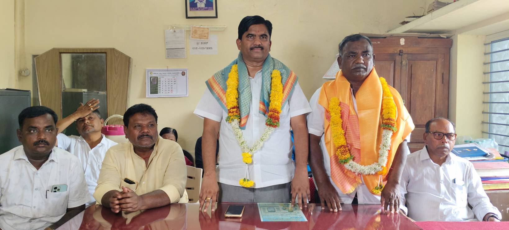 ಟಿಎಪಿಸಿಎಂಎಸ್ ಚುನಾವಣೆ: ಸಂದಾನ ಯಶಸ್ವಿ ಅಧ್ಯಕ್ಷರಾಗಿ ಚೆನ್ನಪ್ಪ ಮಳಿಗಿ, ಉಪಾಧ್ಯಕ್ಷರಾಗಿ ಕನಕಪ್ಪ ಆಯ್ಕೆ image